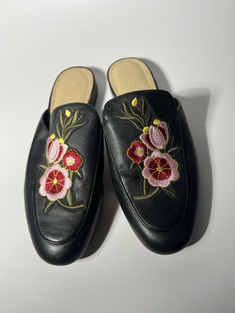 Marc Fisher Women’s Leather Mule Loafers Size 8.5 Black Floral Embroidered
